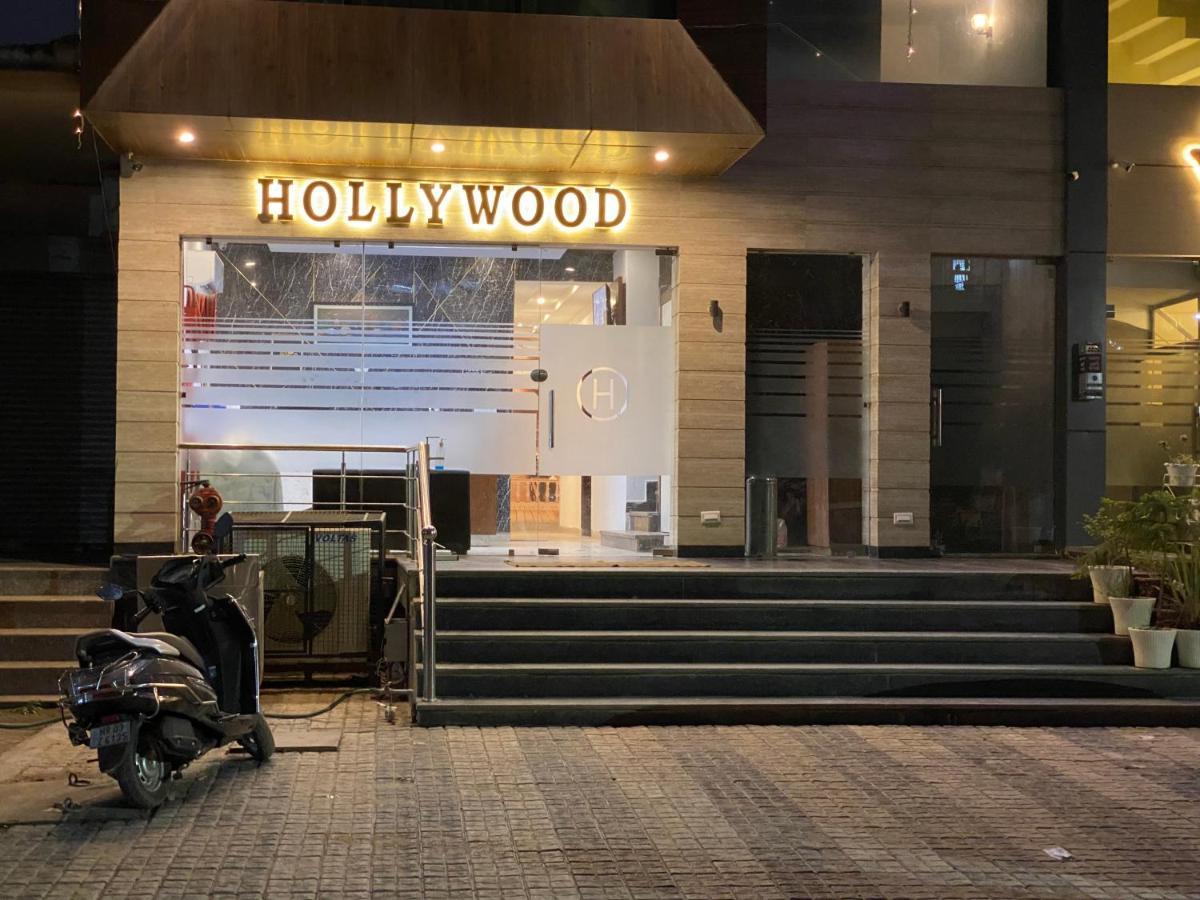 Hotel Hollywood - Family Hotel Zirakpur Eksteriør billede