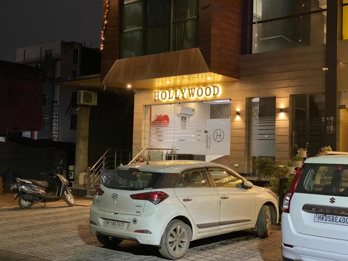 Hotel Hollywood - Family Hotel Zirakpur Eksteriør billede